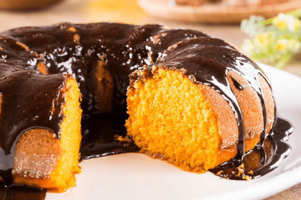 CARROT CAKE WITH CREAMY FROSTING